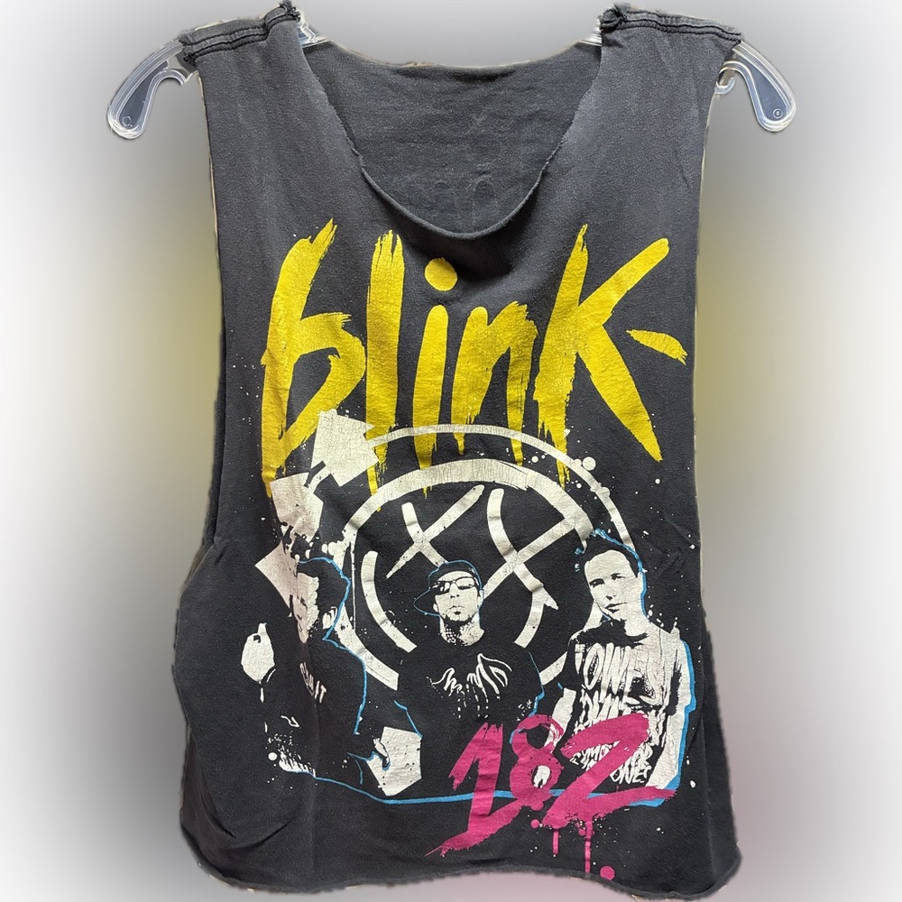 Vintage 2009 Blink 182 Cut Off T Shirt